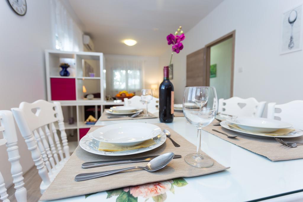 Apartment Perunika Zara Esterno foto