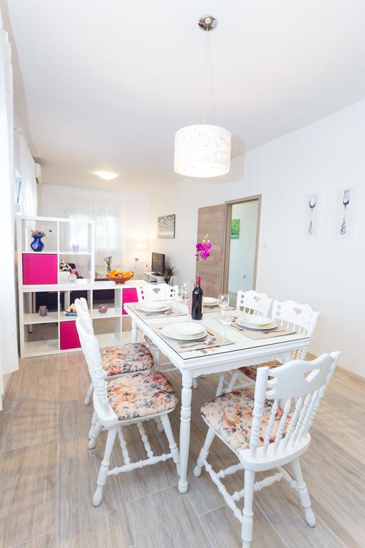 Apartment Perunika Zara Esterno foto